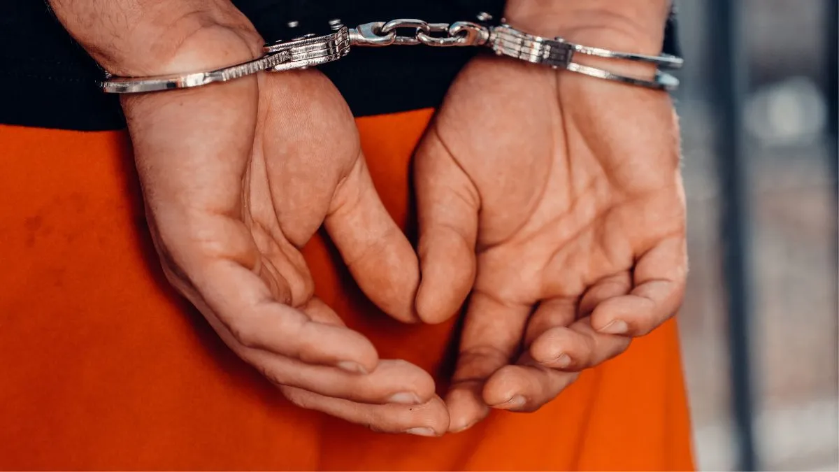 kerala-police-driver-drives-off-car-with-petrol-pump-worker-on-bonnet-booked-for-attempt-to-murder